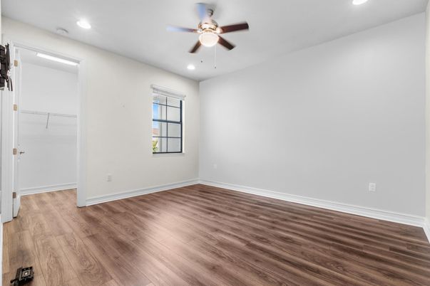 Empty room, Interior, Recessed Lighting, Wood Texture Flooring
