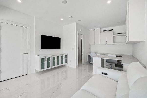 Home Office, Interior, Kitchen, Marble, Recessed Lighting