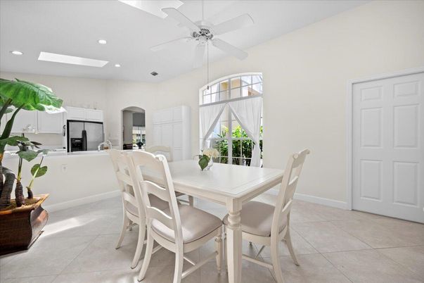 Dining room, Interior, Kitchen, Recessed Lighting