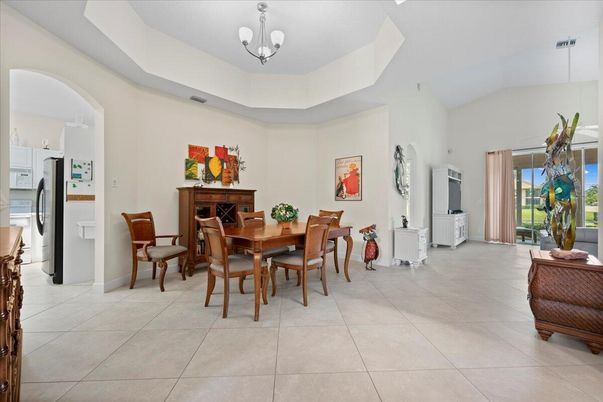 Chandelier, Dining room, Interior, Kitchen