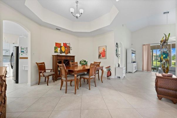 Chandelier, Dining room, Interior, Kitchen