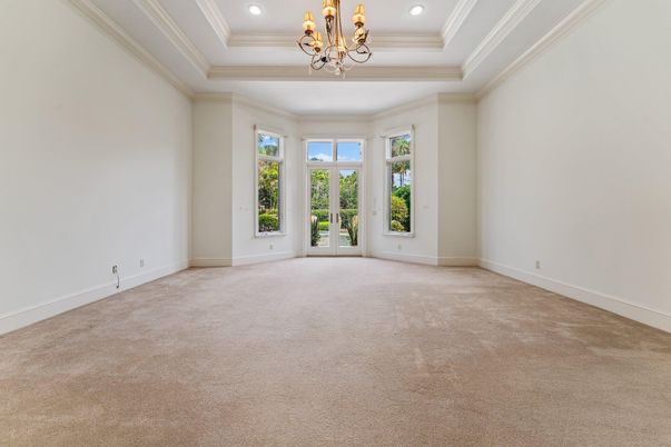 Chandelier, Empty room, Interior, Recessed Lighting