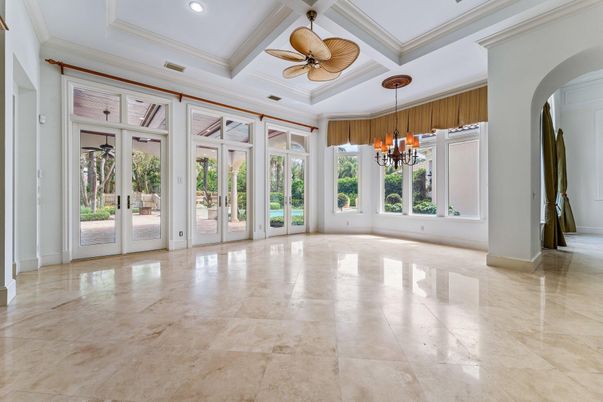Chandelier, Empty room, Interior, Recessed Lighting