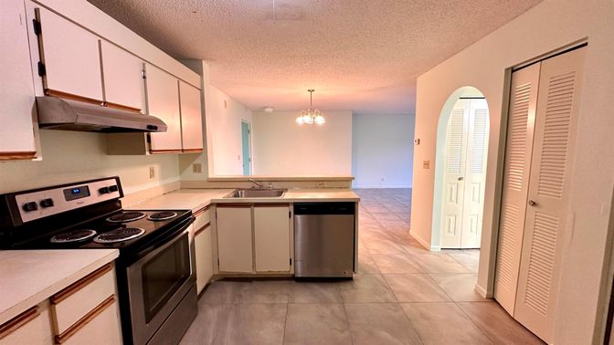 Chandelier, Interior, Kitchen