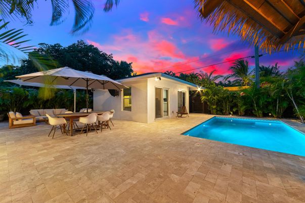 Exterior, Pool
