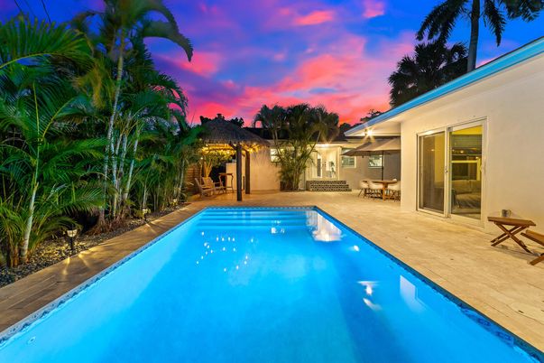 Exterior, Pool