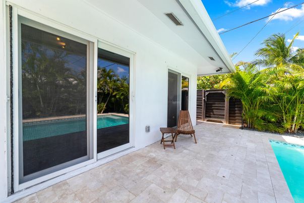 Exterior, Pool