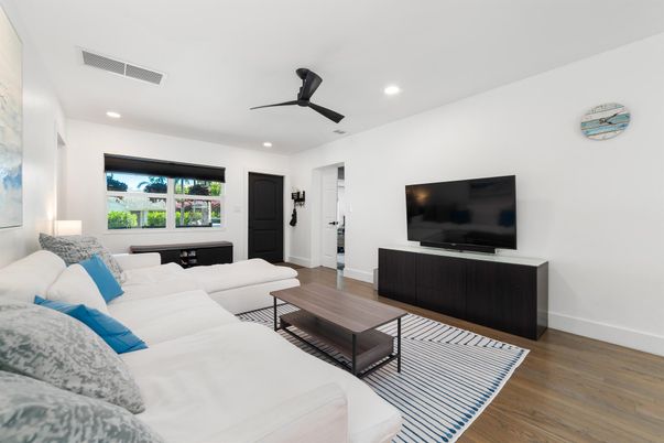 Interior, Living room, Recessed Lighting, Wood Texture Flooring