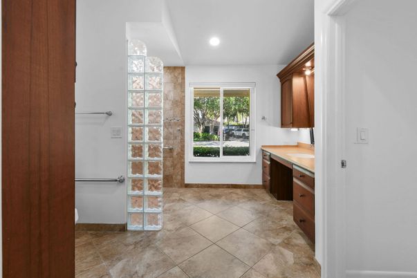 Bathroom, Interior, Recessed Lighting