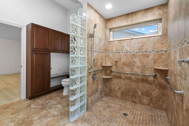Bathroom, Interior, Recessed Lighting