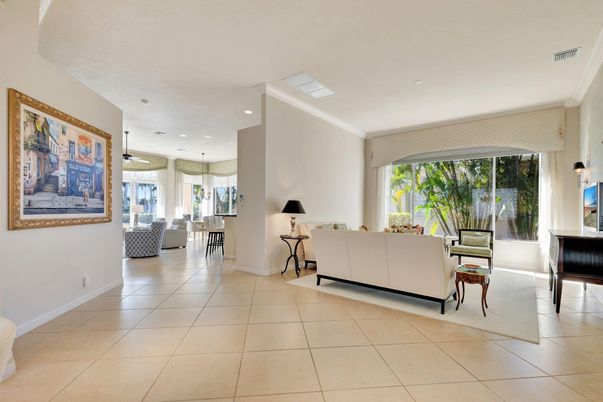 Dining room, Interior, Living room, Recessed Lighting