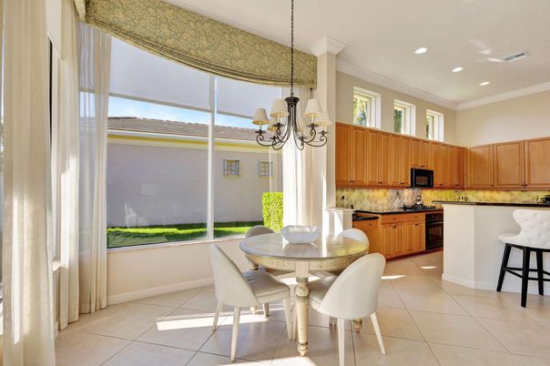 Chandelier, Dining room, Interior, Kitchen, Pendant Lights, Recessed Lighting