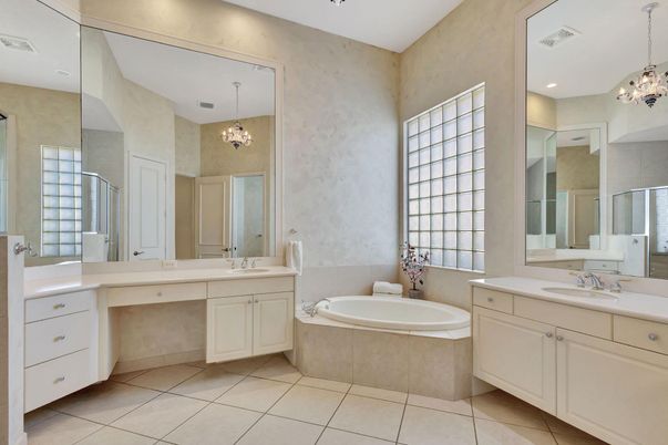 Bathroom, Chandelier, Dual Sink Vanities, Interior, Pendant Lights, Recessed Lighting
