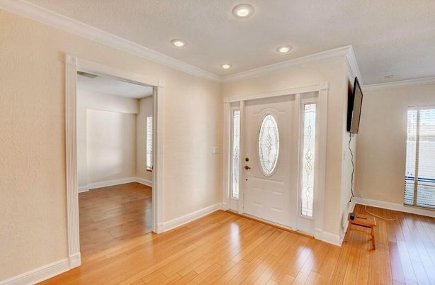 Empty room, Interior, Recessed Lighting, Wood Texture Flooring