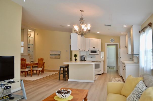 Chandelier, Dining room, Interior, Kitchen, Recessed Lighting, Wood Texture Flooring