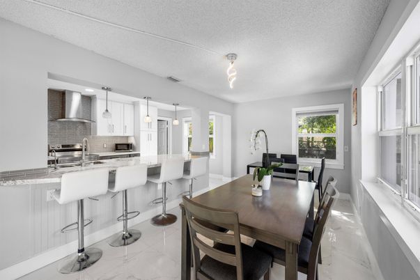 Dining room, Interior, Kitchen, Marble, Pendant Lights, Stainless Steel Appliances