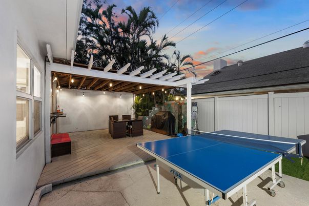 Exterior, Playground, Pool