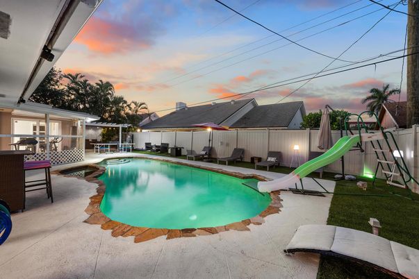 Exterior, Playground, Pool