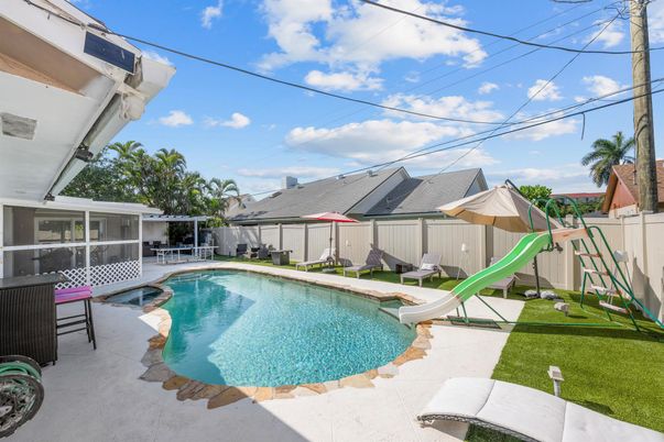 Exterior, Playground, Pool