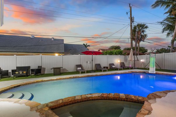 Exterior, Pool