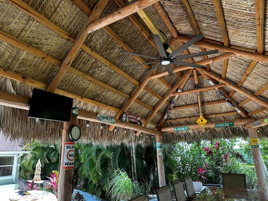 Exterior, Wooden Beams