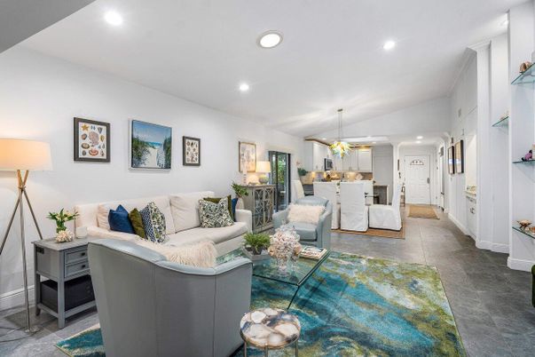 Dining room, Interior, Living room, Pendant Lights, Recessed Lighting