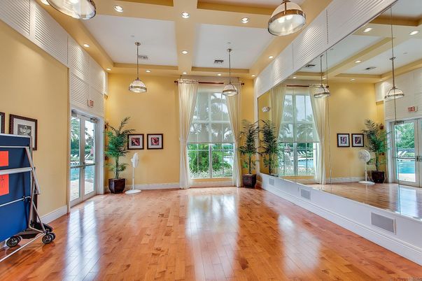 Interior, Pendant Lights, Recessed Lighting, Wood Texture Flooring