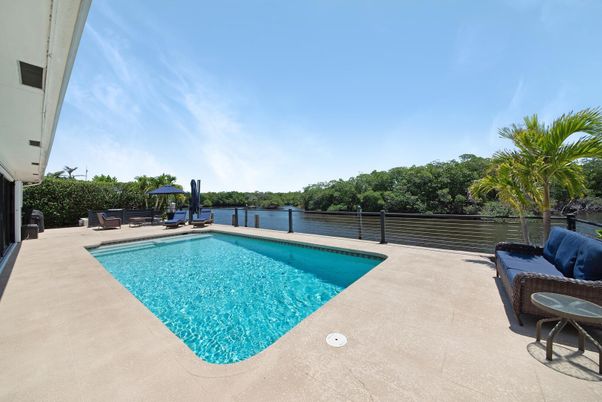 Exterior, Pool, Water