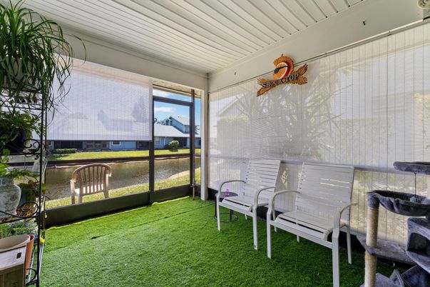 Interior, Sun Room, Water