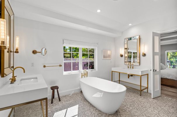 Bathroom, Dual Sink Vanities, Free Standing Baths, Interior, Recessed Lighting