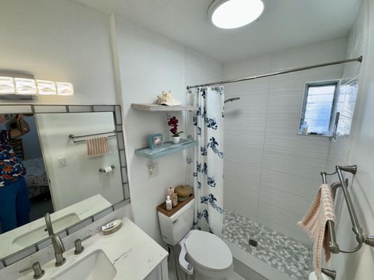 Bathroom, Interior, Recessed Lighting