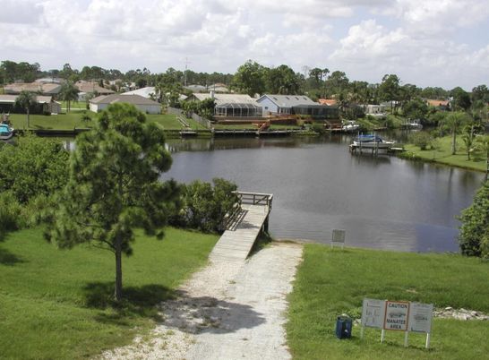 Exterior, Lake