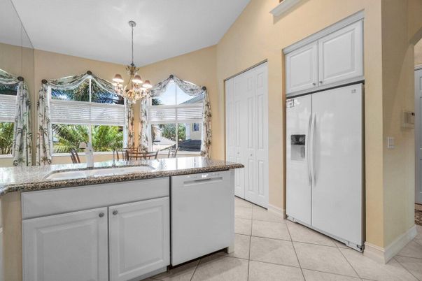 Chandelier, Interior, Kitchen