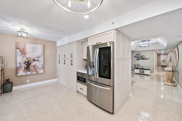 Chandelier, Interior, Kitchen, Recessed Lighting, Stainless Steel Appliances