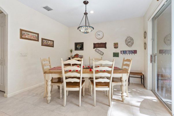 Dining room, Interior, Pendant Lights, Recessed Lighting