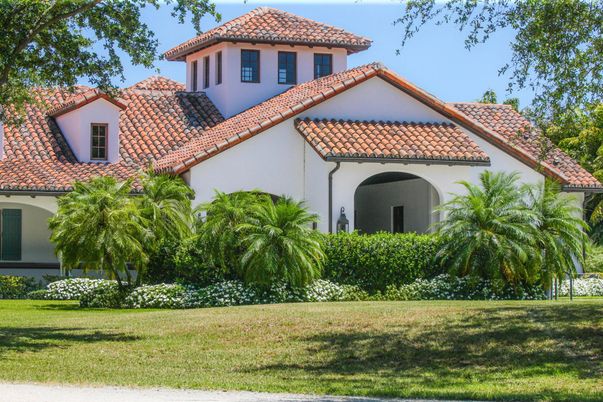 Exterior, Facade, Spanish Mediterranean