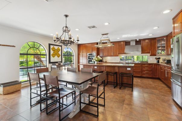 Chandelier, Dining room, Interior, Kitchen, Recessed Lighting, Stainless Steel Appliances