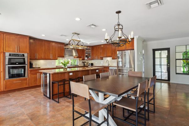 Chandelier, Dining room, Interior, Kitchen, Recessed Lighting, Stainless Steel Appliances