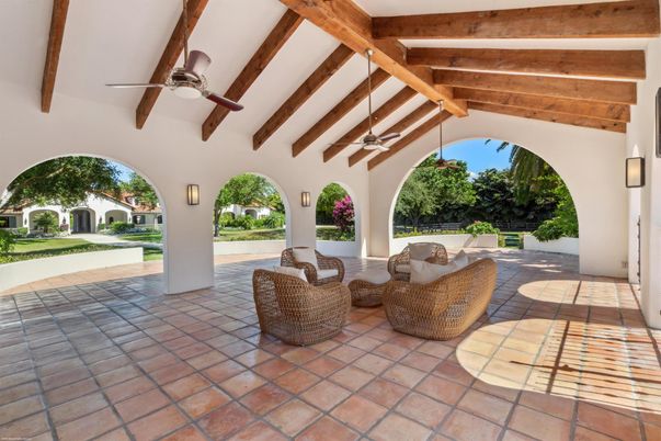 Exterior, Wooden Beams