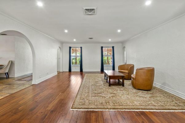 Interior, Recessed Lighting, Wood Texture Flooring