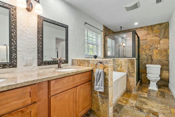 Bathroom, Dual Sink Vanities, Interior, Recessed Lighting