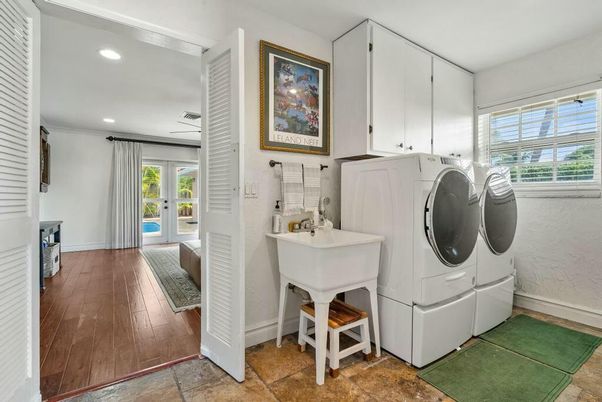Interior, Recessed Lighting, Utility Closets, Washer, Wood Texture Flooring