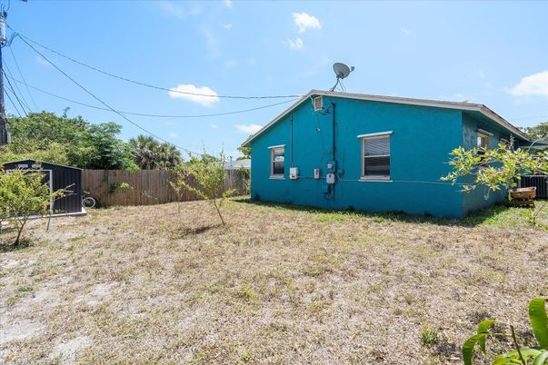 Backyard, Exterior