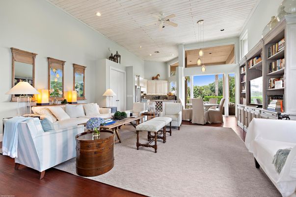 Dining room, Interior, Living room, Pendant Lights, Recessed Lighting, Wood Texture Flooring