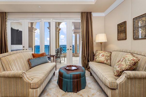 Interior, Living room, Water
