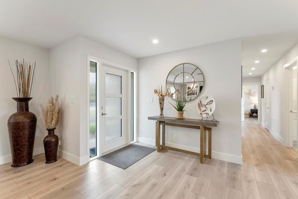 Interior, Recessed Lighting, Wood Texture Flooring