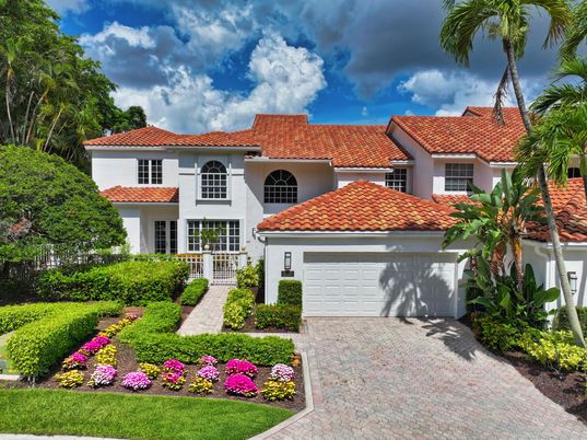Attached, Exterior, Facade, Spanish Mediterranean