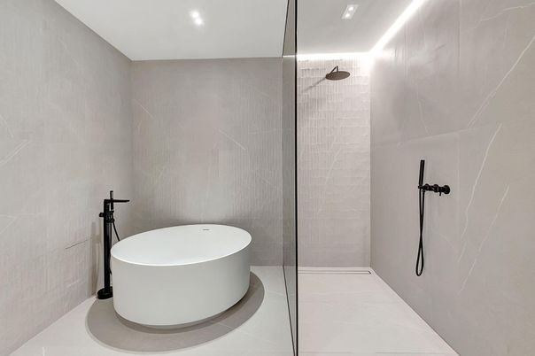 Bathroom, Free Standing Baths, Glass Shower, Interior, Recessed Lighting