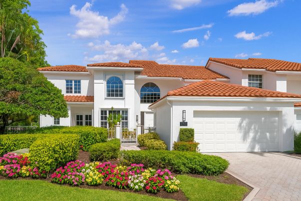 Attached, Exterior, Facade, Mediterranean