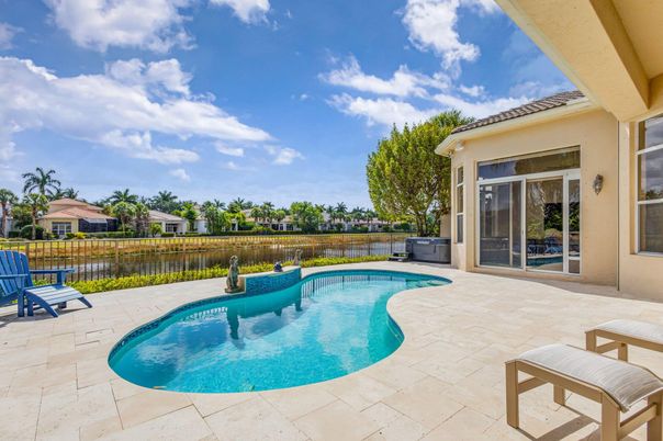Exterior, Pool, Water